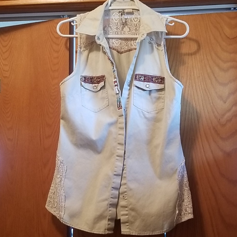 Sleeveless khaki shirt